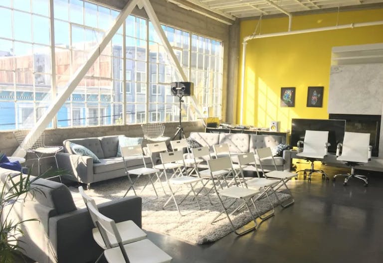 Modern SOMA building with Atrium and Rooftop Patio - Image 2