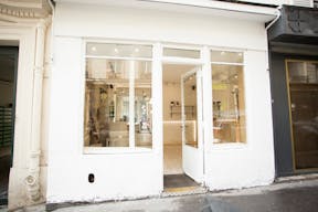 Chic Boutique in Montmartre - Image 8