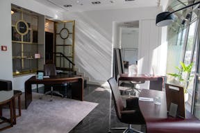 Elegant Retail Space at Historic Hotel Bristol - Image 21