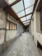 Butte Montmartre - immeuble atypique et charmant - excellente visibilté et flux de passants constant - entre 50 et 250 m2 - Image 6