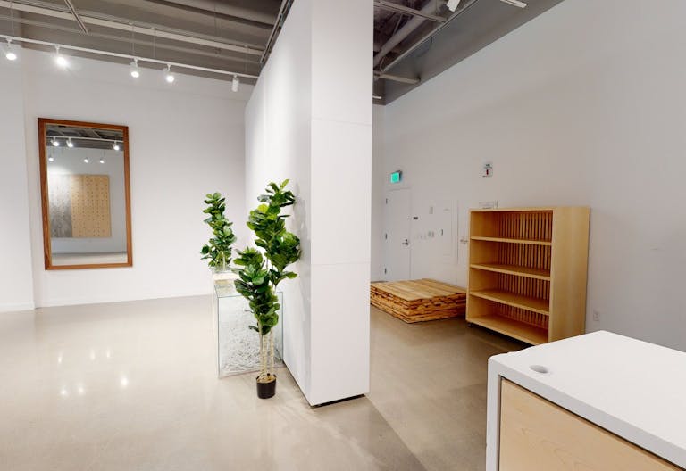 Nice and Bright Pop Up Retail Space - Image 2