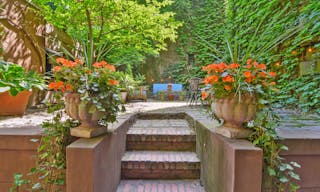 West Village Garden Oasis - Image 3
