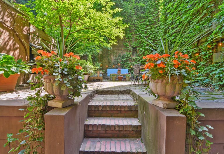 West Village Garden Oasis - Image 3