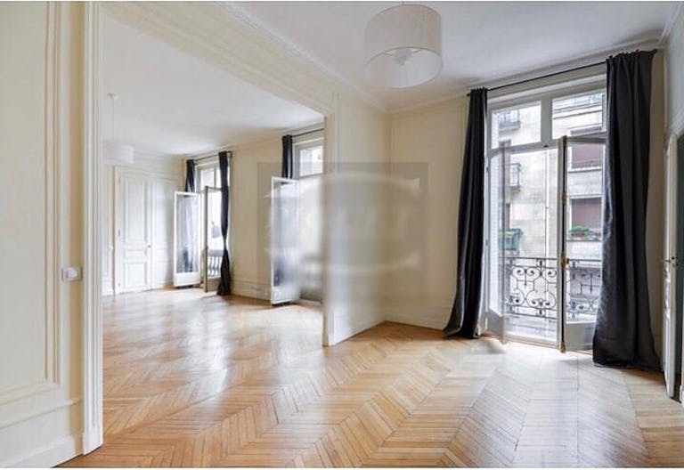 Gorgeous Showroom in Champs-�lys�es - Image 0