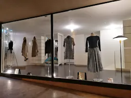 Rue de Thorigny Pop Up Boutique - Image 9