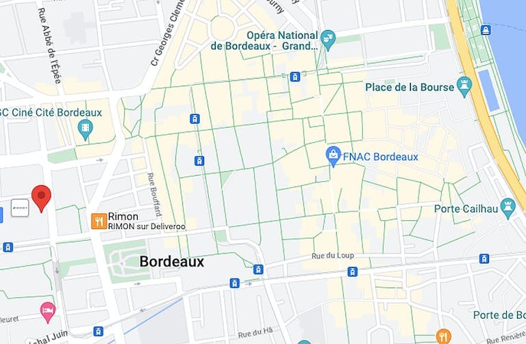 Shopping Mall Boutique - Bordeaux - Ideal Pop-Up Store - Image 2