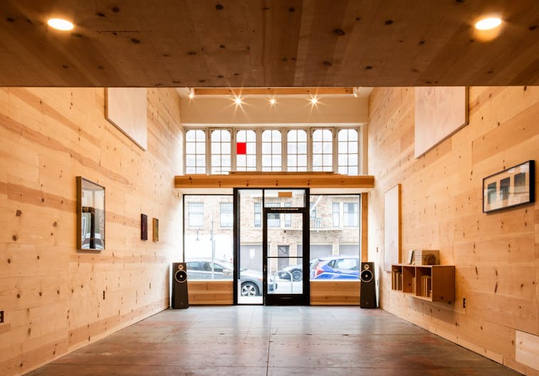 Beautiful hand built wood gallery in the Sunset - Image 0