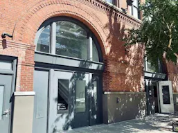 Contemporary Chelsea Gallery - Well-suited for a variety of events, including pop-up exhibitions, cocktail receptions, fashion shows, and product launches - Image 6