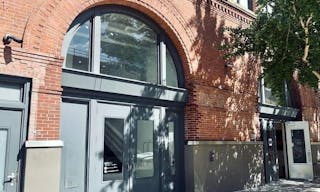 Contemporary Chelsea Gallery - Well-suited for a variety of events, including pop-up exhibitions, cocktail receptions, fashion shows, and product launches - Image 6