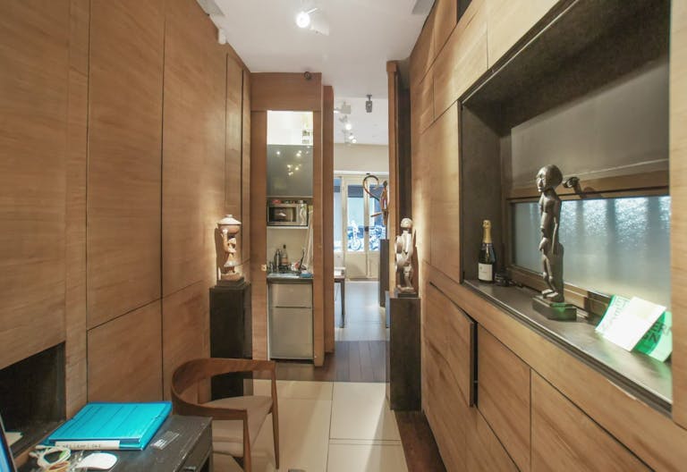 Charming Art Gallery in Saint-Germain - Image 4