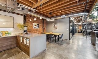 Light-filled Industrial Chic Warehouse in Temescal, neighborhood of Oakland, California - Image 23