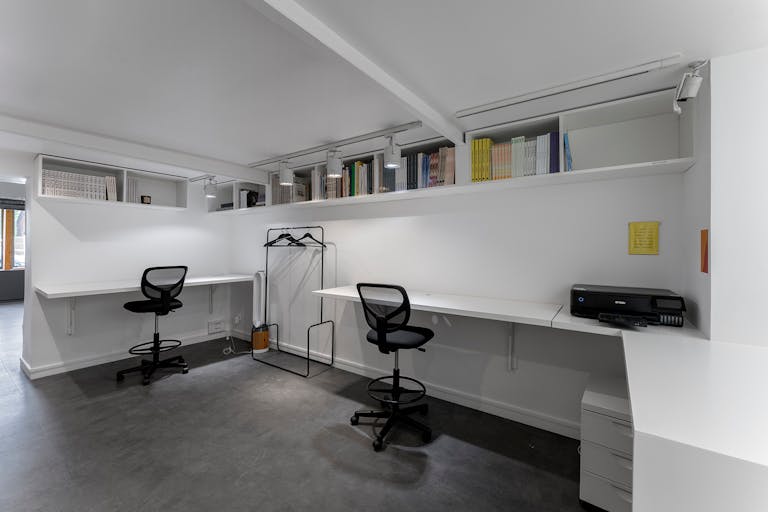 Stylish Le Marais Boutique - Image 4