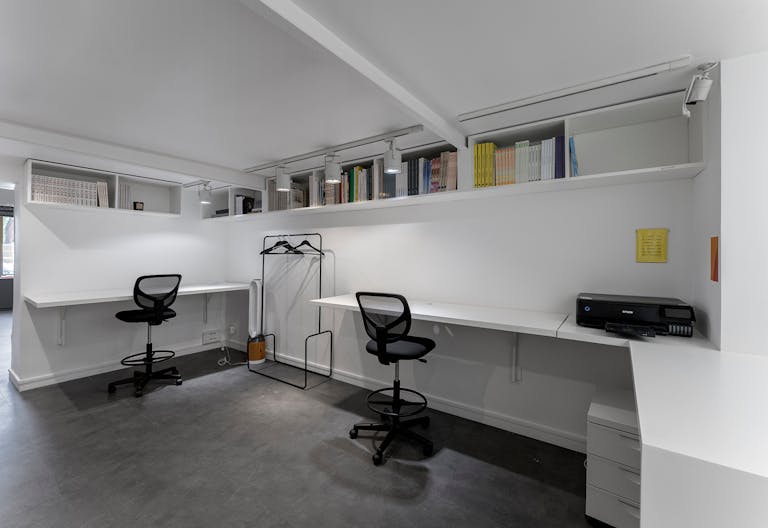 Stylish Le Marais Boutique - Image 4