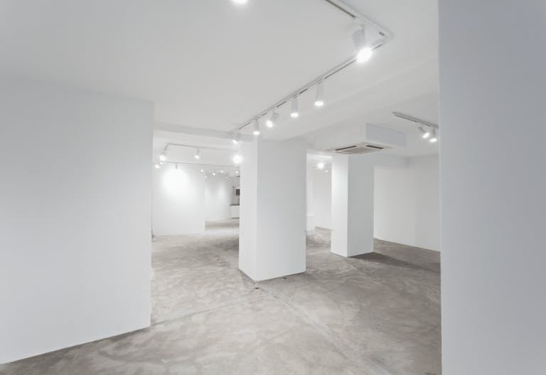 Rue Chapon Showroom - Image 3