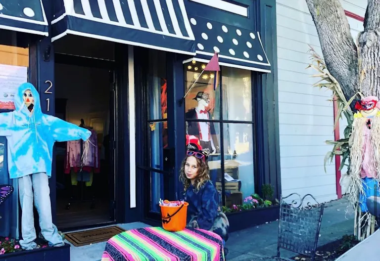 Historic Boutique Downtown Pacific Grove - Image 1