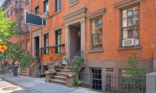 West Village Garden Oasis - Image 13