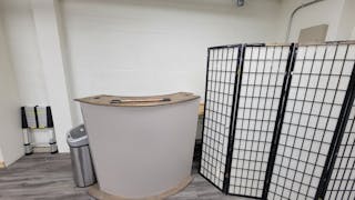 Whitebox shop space perfect for a pop-up or class space! - Image 1