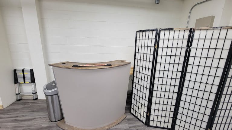 Whitebox shop space perfect for a pop-up or class space! - Image 1