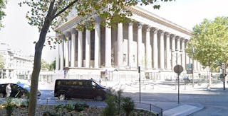 Prime Location Boutique Place de la Madeleine - Image 2