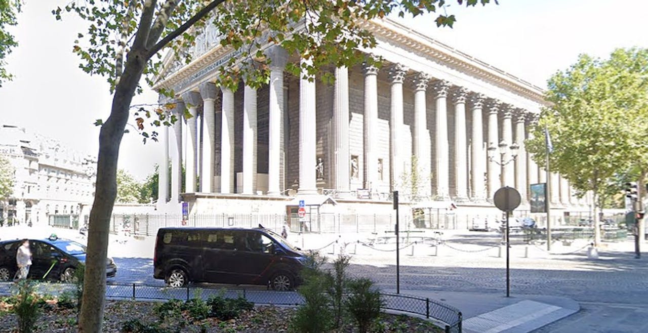 Prime Location Boutique Place de la Madeleine - Image 2