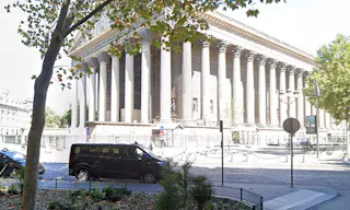 Prime Location Boutique Place de la Madeleine - Image 2