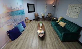 Miami Photo/Video Studio with Cyc Wall and Kitchen - Image 6