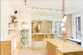 Cozy venue to share in Montmartre - Image 1