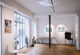Bright Pop Up Boutique in Pigalle - Image 9