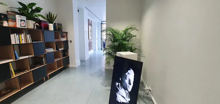 Galerie - Situé dans le Haut Marais - Image 3