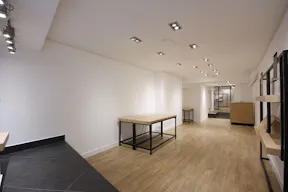 White box Pop Up Boutique Rue Debelleyme - Image 4