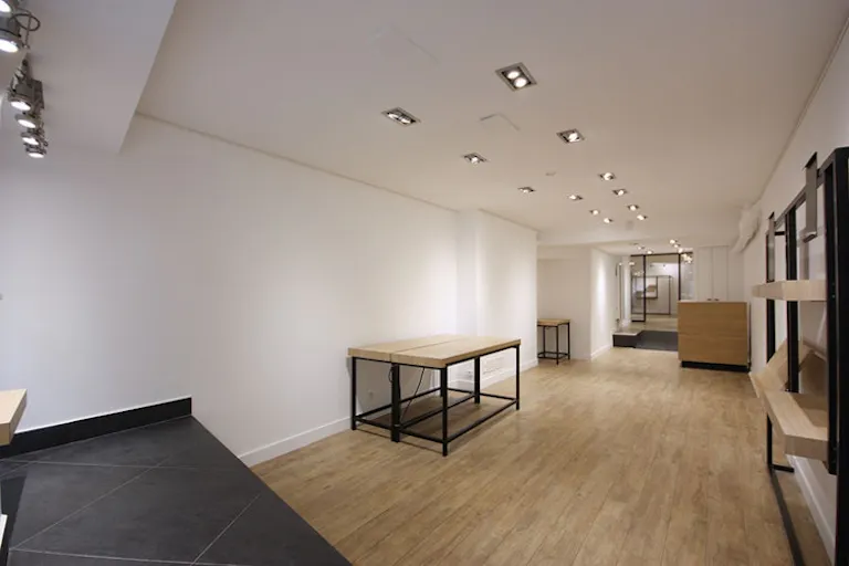 White box Pop Up Boutique Rue Debelleyme - Image 4