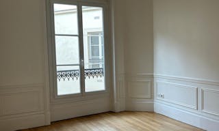 Apartment Showroom in Saint-Germain - Image 8