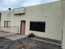 Available commercial building - Image 0