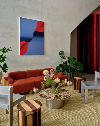 White Box in a vibrant artistic hub - Image 4