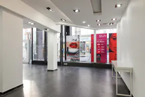 Boutique for Rent - Close to Montorgueil - Ideal for Pop-Up Store / Showroom - Image 1