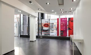 Boutique for Rent - Close to Montorgueil - Ideal for Pop-Up Store / Showroom - Image 1