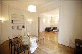 Gorgeous Showroom in Champs-�lys�es - Image 2