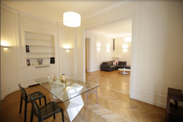 Gorgeous Showroom in Champs-�lys�es - Image 2