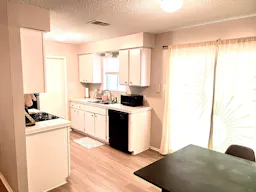Lovely Central Austin Duplex! - Image 1