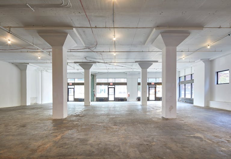 Unique open floor plan - Image 1