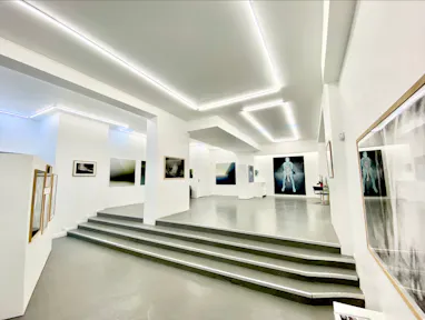 Galerie d'art en plein centre de Paris - Image 0