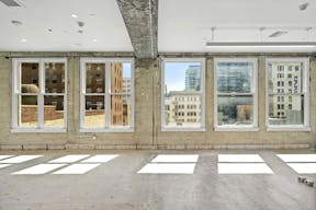 NATURAL LIGHT LOFT | DTLA SKYLINE VIEW | PRIVATE HAIR, MAKEUP AND VANITY SPACE - Image 3