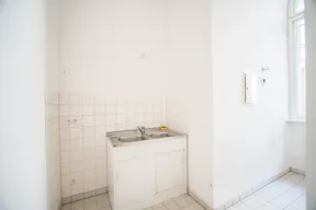 Central Berlin Pop-Up with Industrial backyard - Image 4
