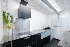 Bright Gallery in Le Marais  - Image 14