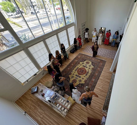 Creative Oasis w/ Loft, Arch Window & Golden Light - Image 1