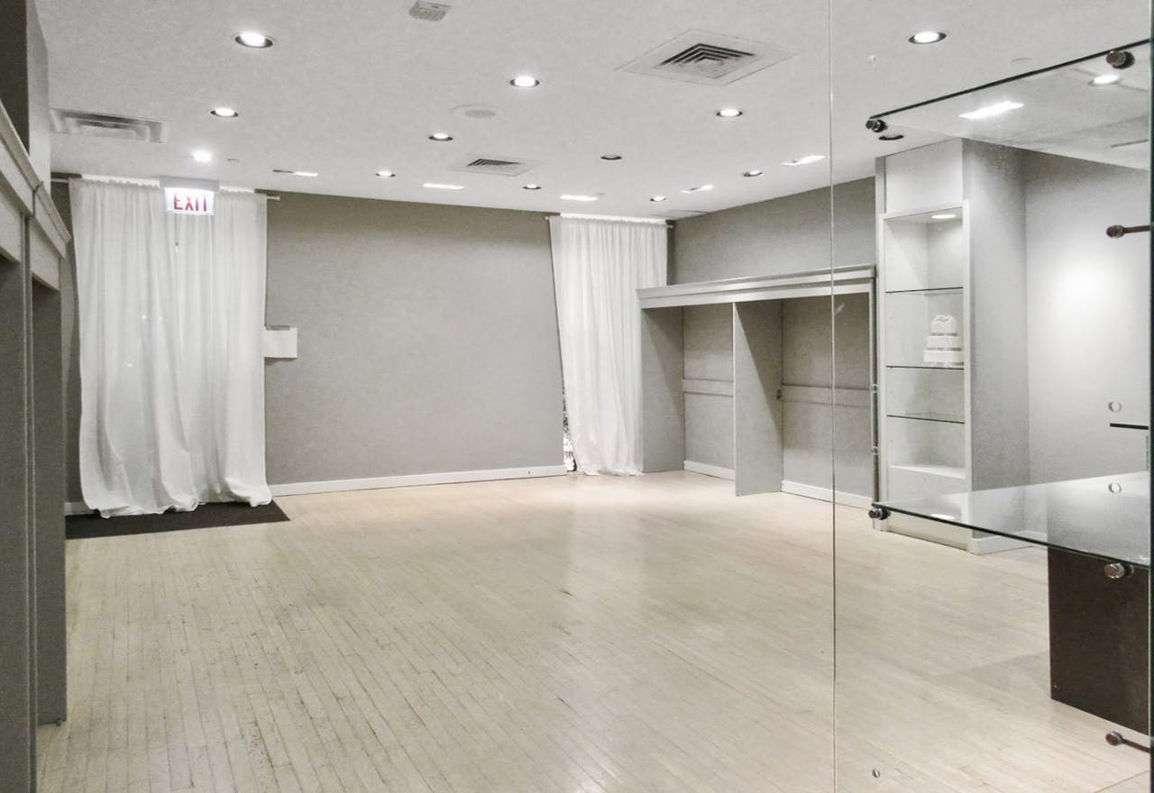 Magnificent Mile Retail Space - Image 1