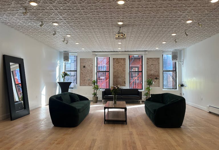 Unique Loft in Prime SoHo - Image 0
