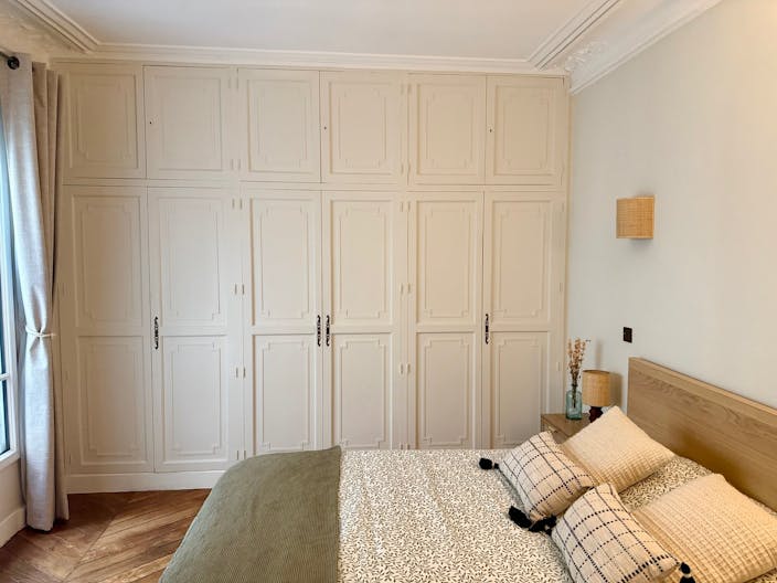 Bel appartement Haussmanien, alliant modernit� et cachet de l'ancien - Image 2