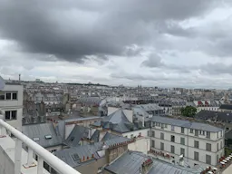 Cured Atypical Building for Rent - Nice Volume - Paris Le Marais - Image 2