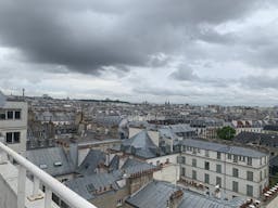 Cured Atypical Building for Rent - Nice Volume - Paris Le Marais - Image 2